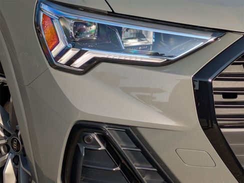 New 2025 Audi Q3 2.0T Premium image 16