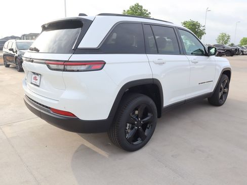 New 2026 Jeep Grand Cherokee Limited AWD/4WD image 22