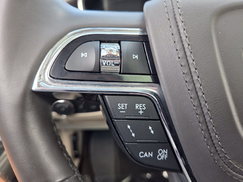 Used 2018 Lincoln Continental Reserve FWD image 19