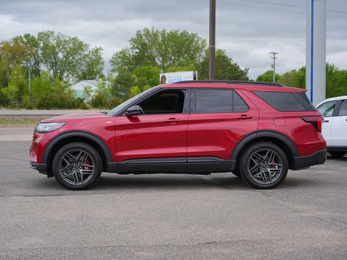 Used 2025 Ford Explorer ST-Line w/ Premium Package AWD/4WD image 7