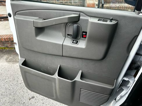 Used 2019 Chevrolet Express 2500 Van 3D w/ Communications Package image 21