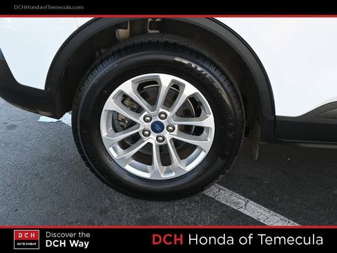 Used 2022 Ford Escape SE image 23