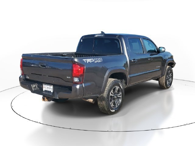 Used 2019 Toyota Tacoma TRD Sport AWD/4WD image 4