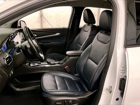 Used 2023 Chevrolet Bolt EUV LT w/ Convenience Package image 24