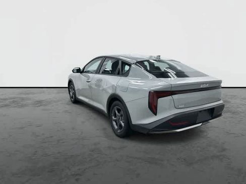 Used 2025 Kia K4 FWD image 2