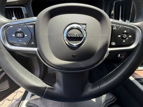 Used 2023 Volvo XC60 B5 Ultimate w/ Protection Package Premier FWD image 25