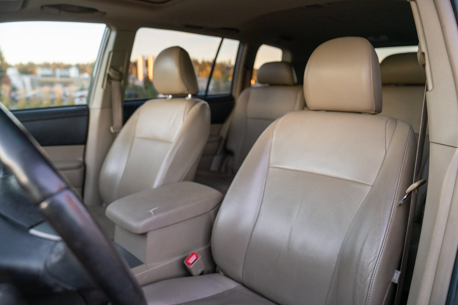 Used 2010 Toyota Highlander SE AWD/4WD image 5