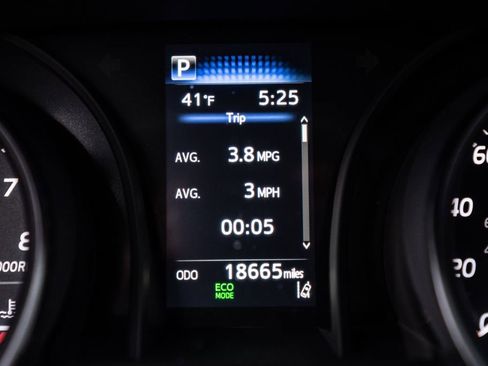 Used 2023 Toyota Camry SE image 16