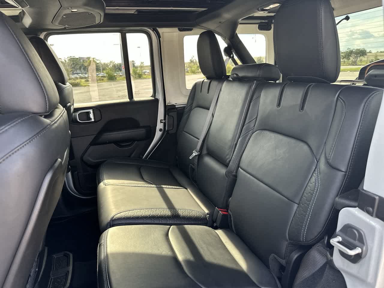 Used 2024 Jeep Wrangler High Altitude AWD/4WD image 18