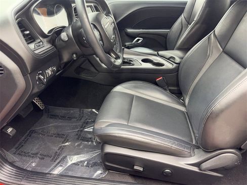 Used 2023 Dodge Challenger SXT w/ Plus Package image 25