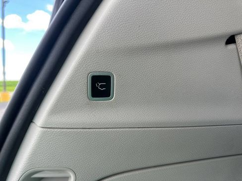 Used 2022 Chrysler Pacifica Touring-L FWD image 39