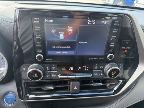 Used 2022 Toyota Highlander XLE image 11