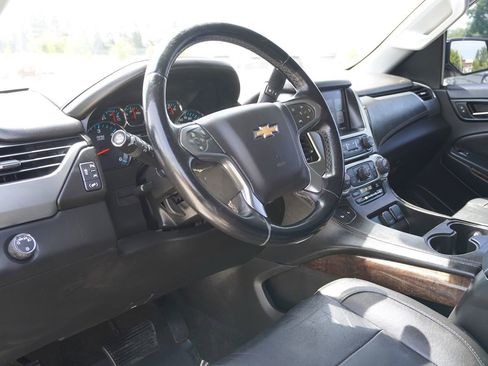 Used 2018 Chevrolet Suburban LT RWD image 28