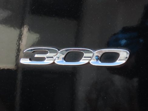 Used 2019 Chrysler 300 Touring L w/ Quick Order Package 22F image 16