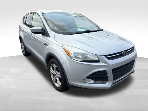 Used 2015 Ford Escape SE AWD/4WD image 2