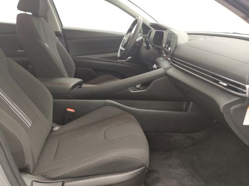 Used 2025 Hyundai Elantra Hybrid FWD image 21