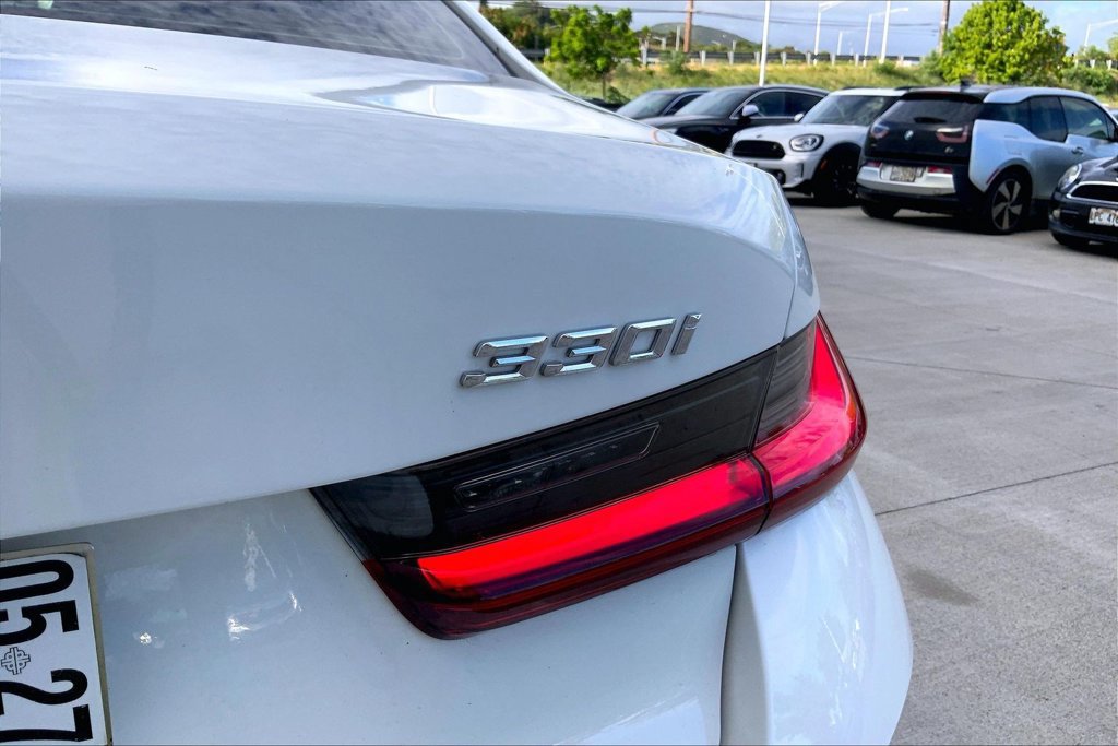 Used 2023 BMW 330i Sedan w/ Parking Assistance Package RWD image 9