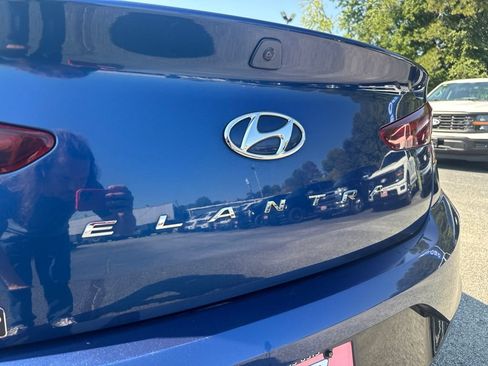 Used 2019 Hyundai Elantra SEL FWD image 29
