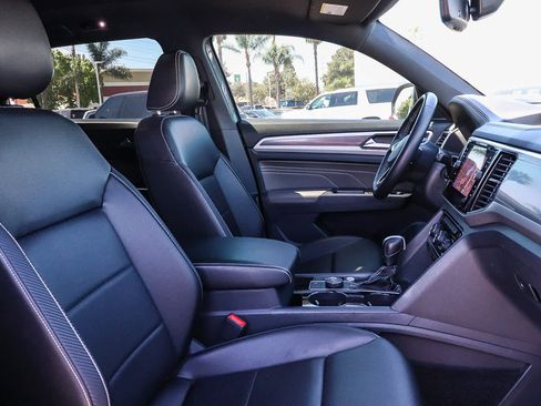 Used 2023 Volkswagen Atlas Cross Sport SEL AWD/4WD image 24