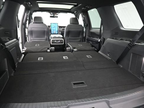Used 2023 Ford Expedition Limited AWD/4WD image 10