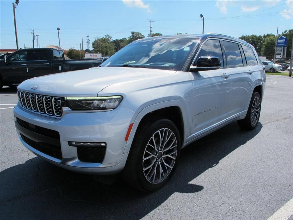 Used 2022 Jeep Grand Cherokee L Summit AWD/4WD image 8