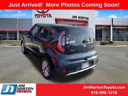 Used 2018 Kia Soul + FWD image 3