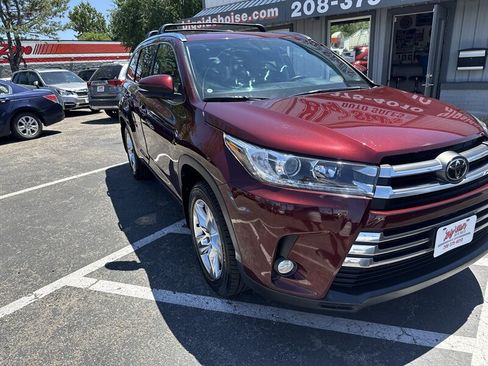 Used 2017 Toyota Highlander Limited AWD/4WD image 12