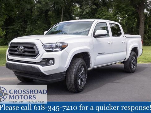 Used 2022 Toyota Tacoma SR5 AWD/4WD image 1