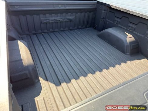 Used 2024 Chevrolet Silverado 1500 ZR2 w/ Technology Package AWD/4WD image 9