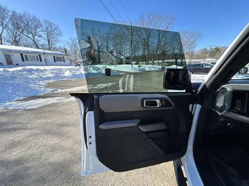 Used 2022 Ford Bronco Wildtrak image 13