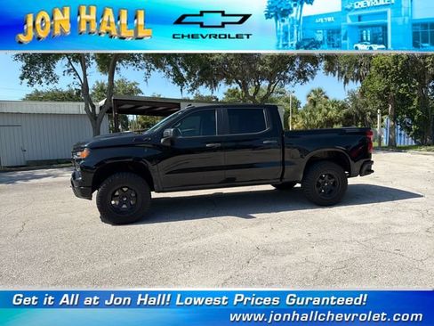 Used 2023 Chevrolet Silverado 1500 Custom Trail Boss w/ Midnight Edition AWD/4WD image 3