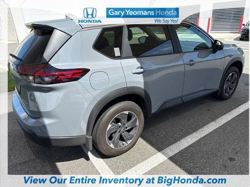 Used 2026 Nissan Rogue SV FWD image 5
