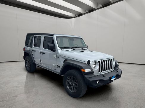 Used 2024 Jeep Wrangler Sport S AWD/4WD image 7