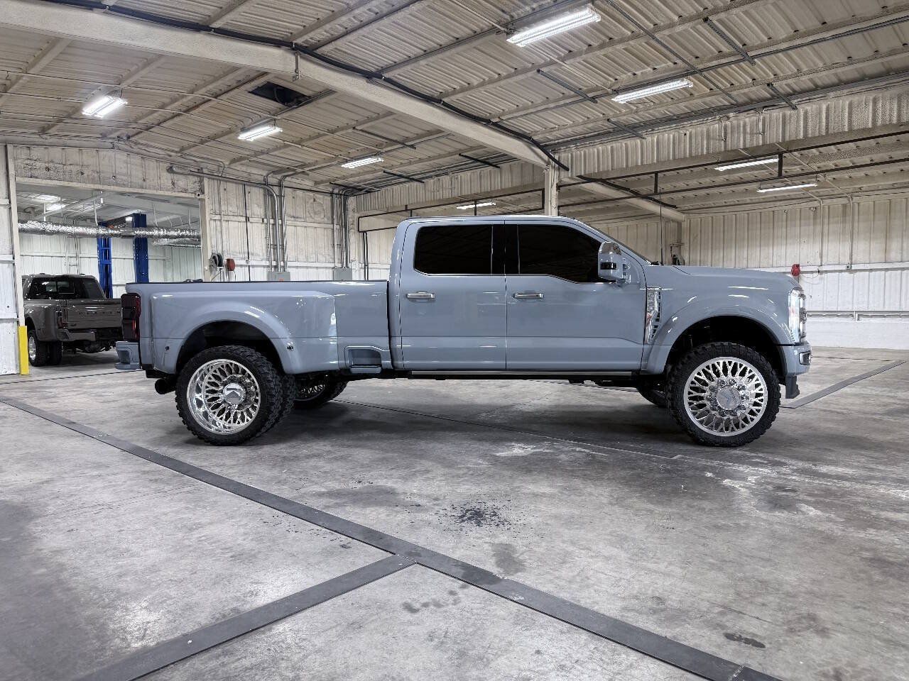 Used 2024 Ford F450 Limited AWD/4WD image 2