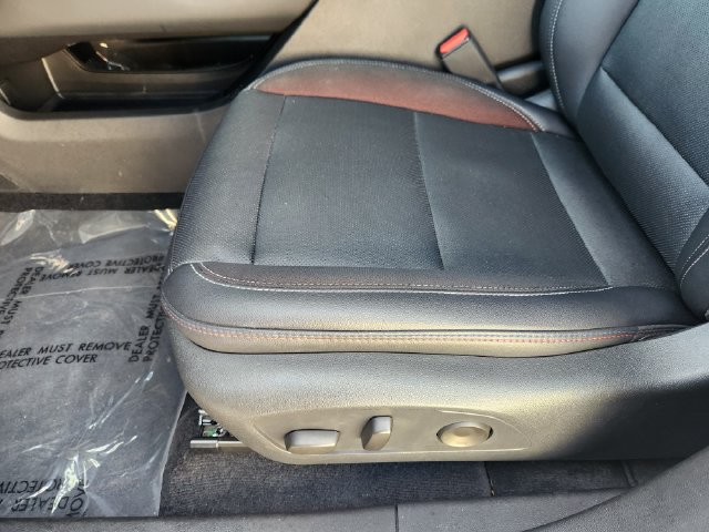 Used 2024 Chevrolet Equinox EV RS FWD image 25