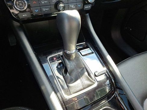 Used 2024 Jeep Compass Limited w/ Sun and Sound Group image 18