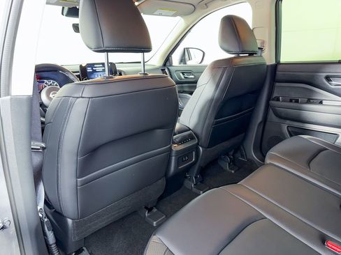 Certified 2023 Nissan Pathfinder SL image 43