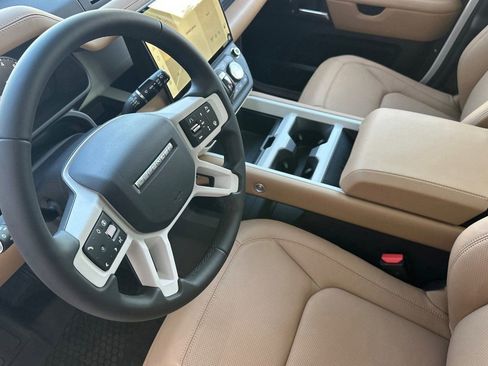 New 2026 Land Rover Defender 110 X-Dynamic SE AWD/4WD image 3
