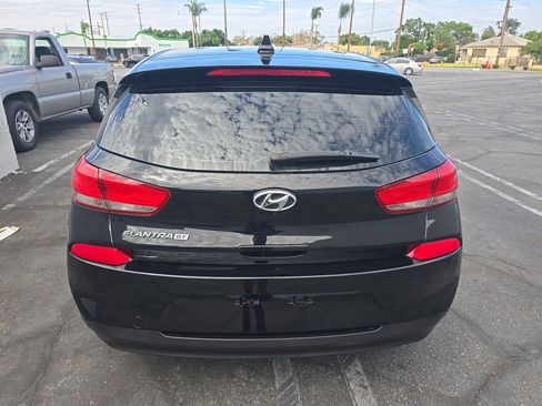 Used 2018 Hyundai Elantra GT FWD image 7