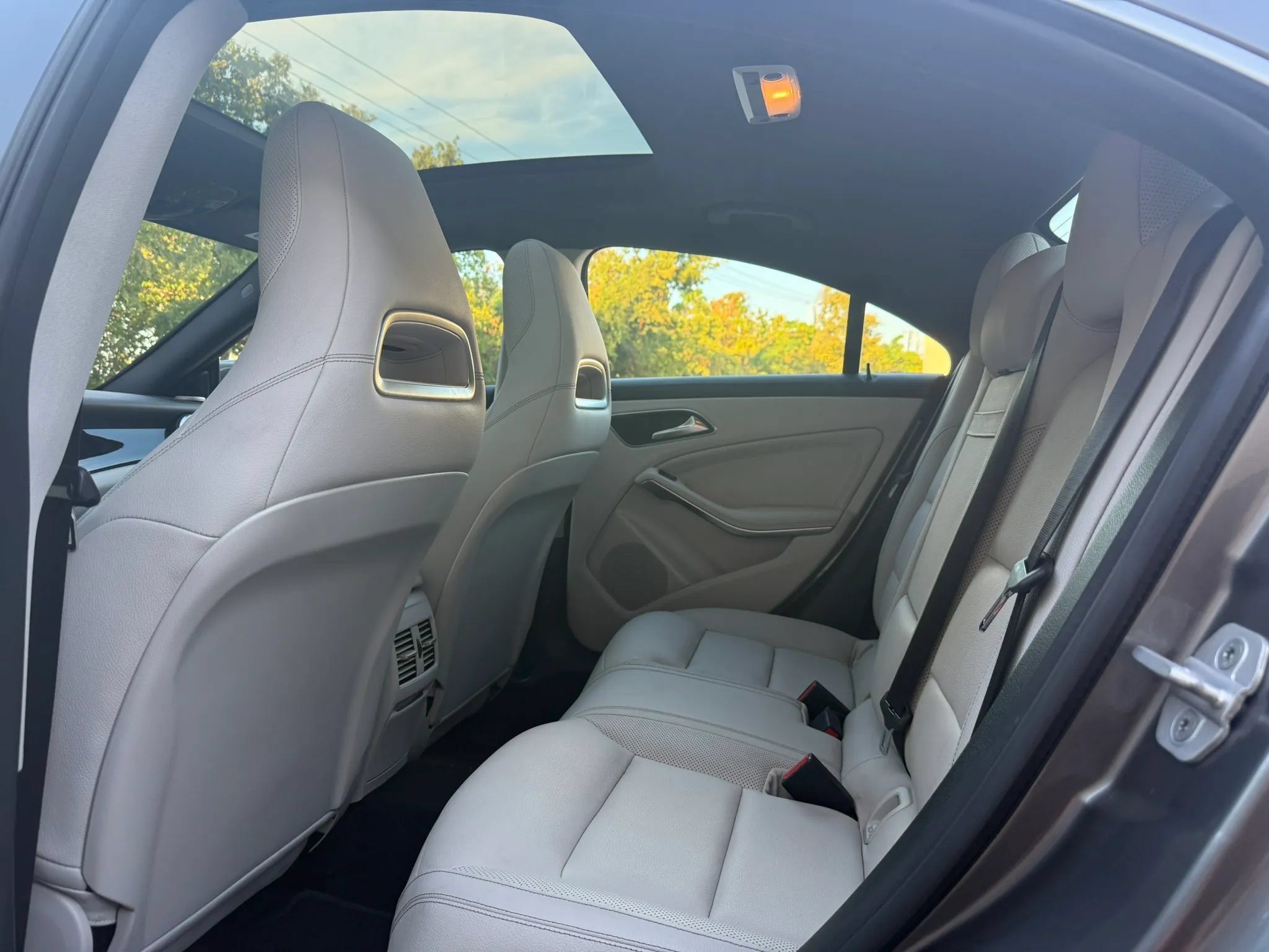 Used 2015 Mercedes-Benz CLA 45 AMG 4MATIC image 9