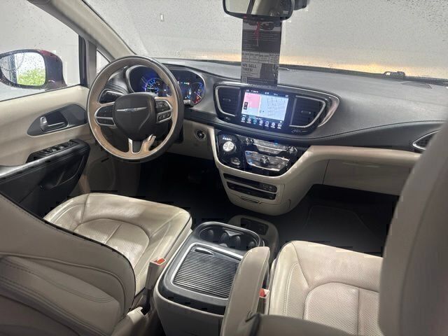 Used 2018 Chrysler Pacifica Limited w/ Advanced Safetytec Group FWD image 22