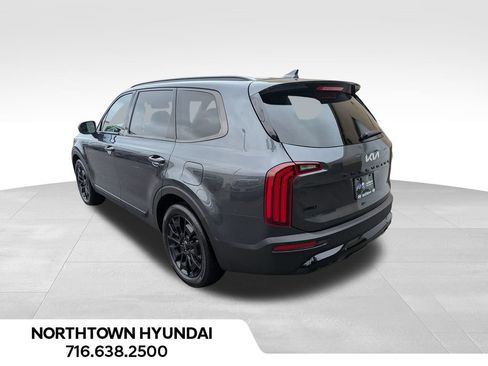 Used 2022 Kia Telluride EX w/ EX Premium Package AWD/4WD image 3