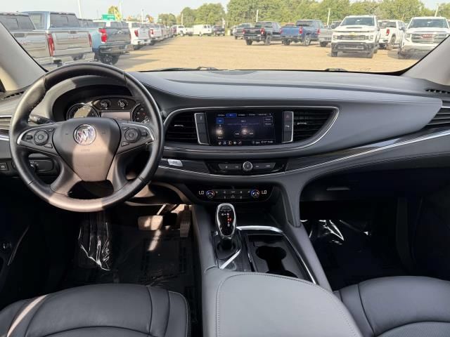 Used 2020 Buick Enclave Essence FWD image 17