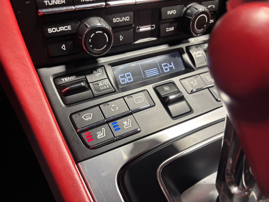 Used 2013 Porsche 911 Carrera 4S AWD/4WD image 36