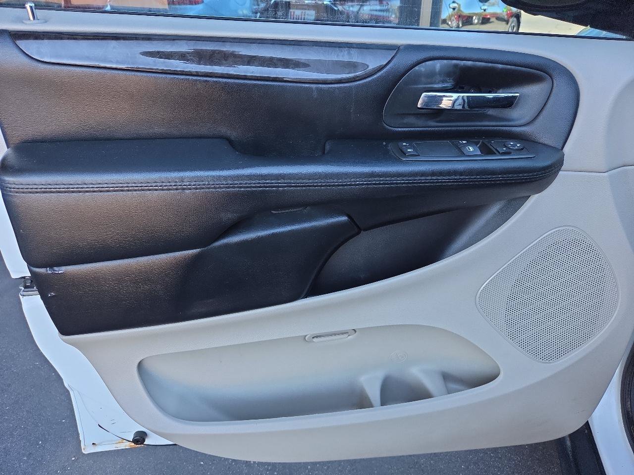 Used 2015 Dodge Grand Caravan American Value Package FWD image 10