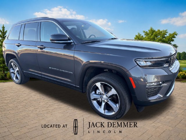 Used 2024 Jeep Grand Cherokee Limited AWD/4WD image 9