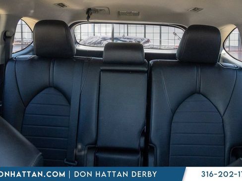 Used 2023 Toyota Highlander XLE FWD image 27