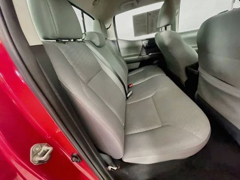 Used 2020 Toyota Tacoma SR5 AWD/4WD image 27
