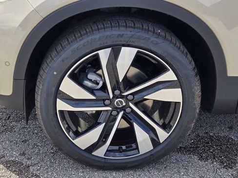 New 2026 Volvo XC40 B5 Ultra AWD/4WD image 12
