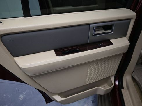 Used 2012 Ford Expedition XLT image 20